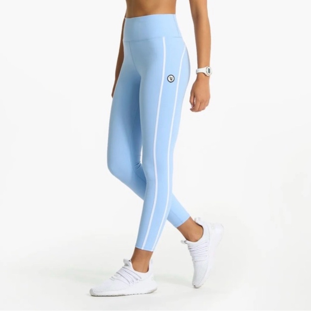 Vuori Track leggings in Orchard Light Blue Size L